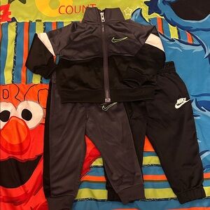 Nike Black and White Tracksuit
3pc
